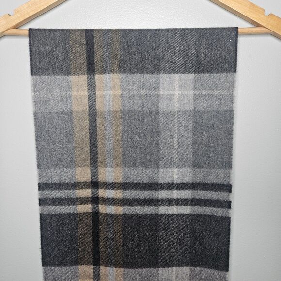 HICKEY FREEMAN 100% Cashmere Scarf Plaid Fringed 65 x 12 Soft Classic Luxury - Picture 2 of 7
